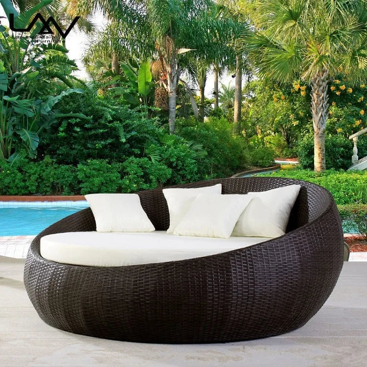 Modern Wicker Round Daybed with Canopy